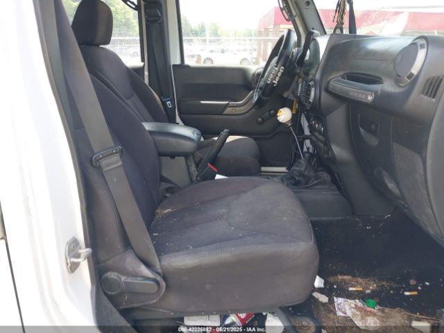 2014 JEEP WRANGLER UNLIMITED 1C4BJWDG1EL214307 Photo 4