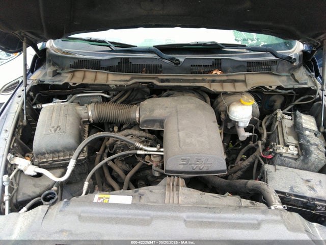 1C6RR7GG2JS311743 RAM 1500 Big Horn  4x4 6'4 Box