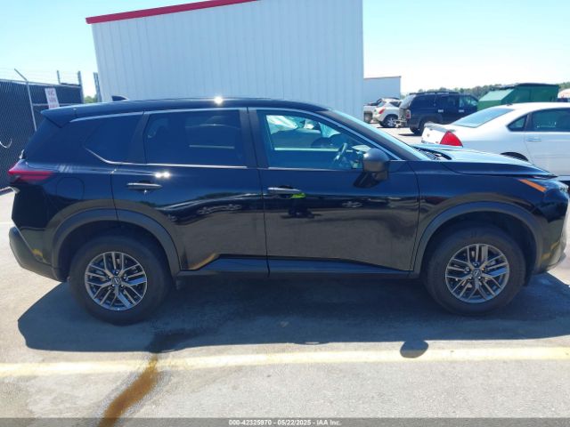 5N1BT3AA5PC889178 Nissan Rogue S Fwd