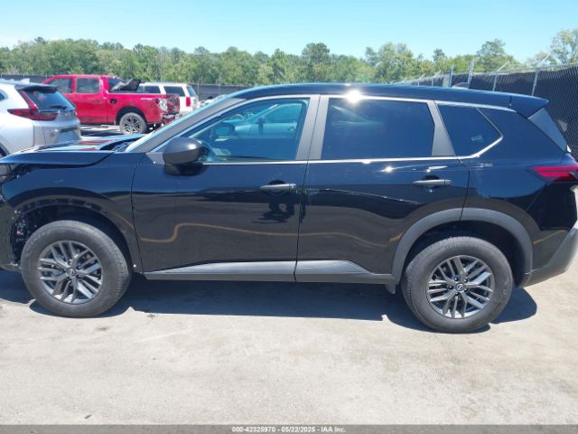 5N1BT3AA5PC889178 Nissan Rogue S Fwd