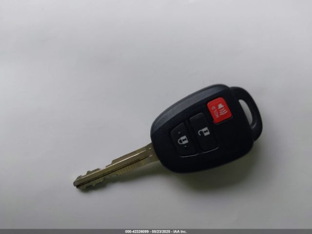JTMBFREV5JJ727985 Toyota RAV4 LE
