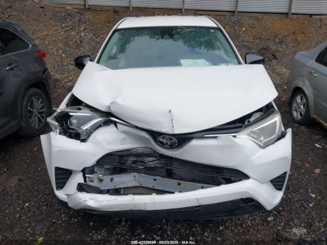 JTMBFREV5JJ727985 Toyota RAV4 LE