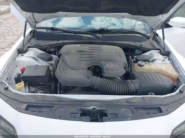 Chrysler 2018 2018 2C3CCAGG8JH117890 Image 10