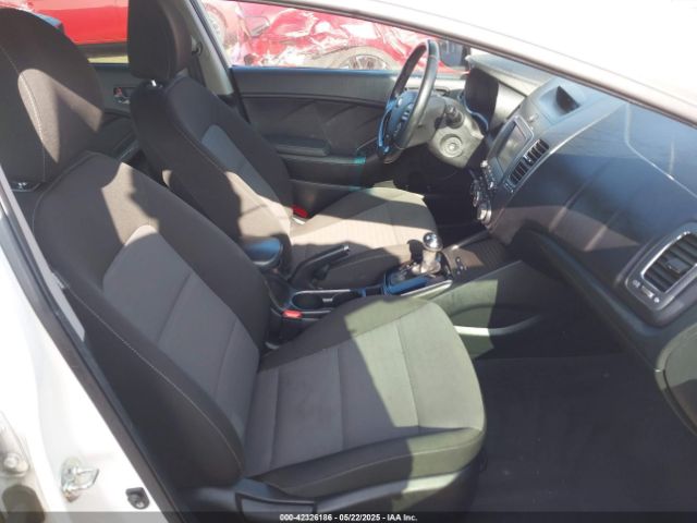 3KPFL4A72JE263121 KIA FORTE S