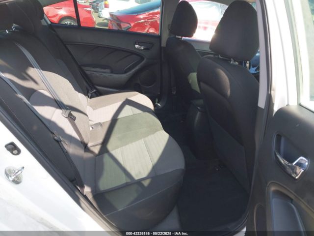 3KPFL4A72JE263121 KIA FORTE S