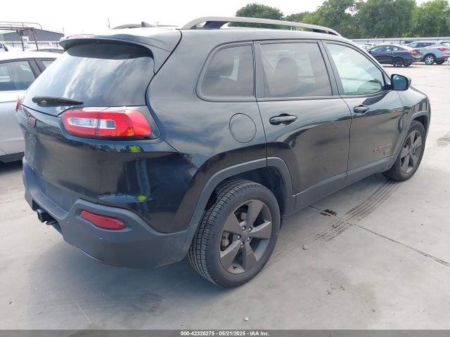 1C4PJLCB8GW283975 Jeep 2016