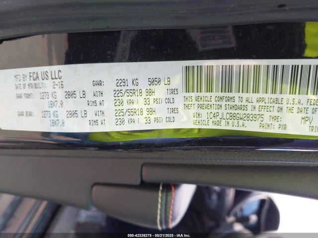 1C4PJLCB8GW283975 Jeep 2016