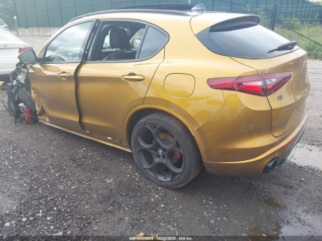 2022 ALFA ROMEO STELVIO ZASPAKBNXN7D26328 Photo 2