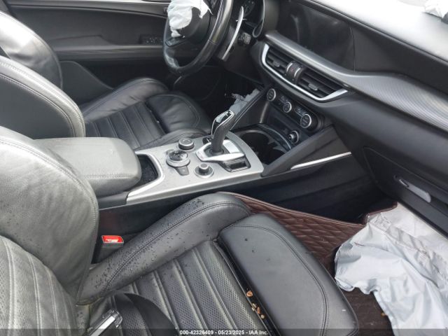2022 ALFA ROMEO STELVIO ZASPAKBNXN7D26328 Photo 4