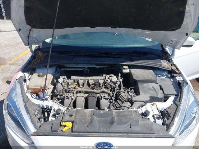 1FADP3K21JL231914 Ford FOCUS SE