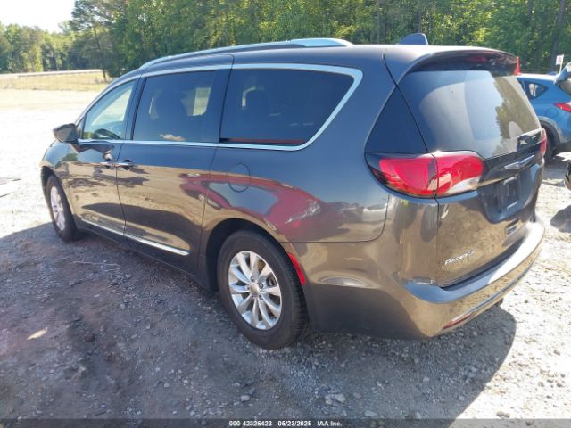 2019 CHRYSLER PACIFICA 2C4RC1BGXKR680562 Photo 2