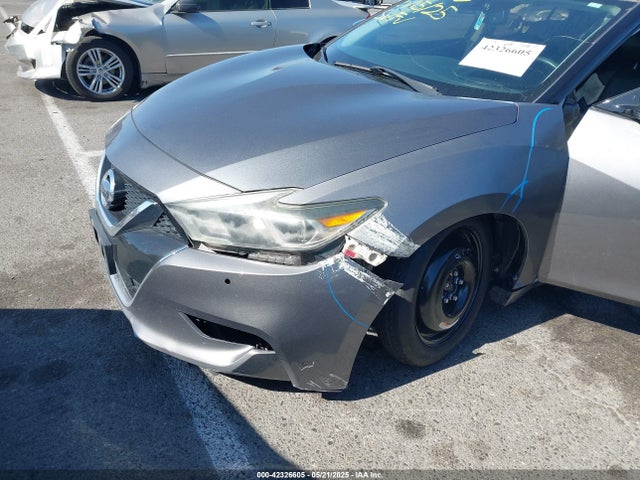 1N4AA6AP5JC380877 Nissan 2018