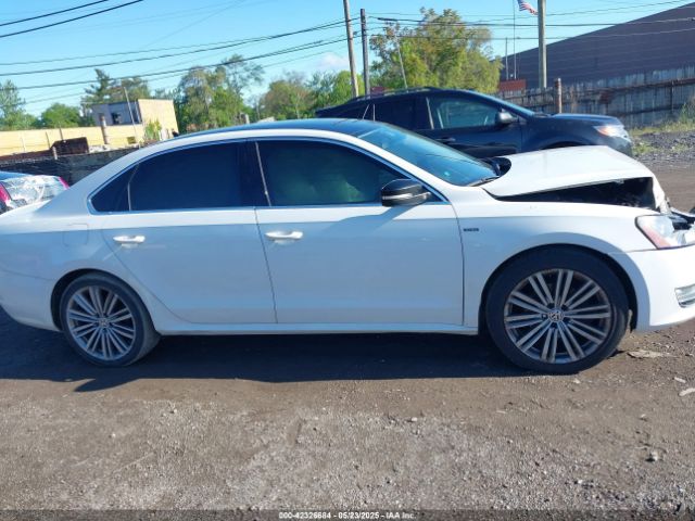 1VWBS7A31FC075721 Volkswagen Passat 1.8t Sport