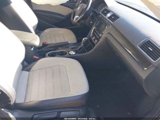1VWBS7A31FC075721 Volkswagen Passat 1.8t Sport