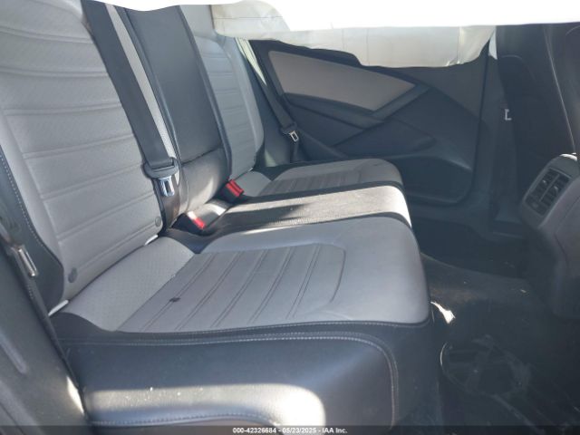 1VWBS7A31FC075721 Volkswagen Passat 1.8t Sport