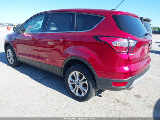 1FMCU9G9XHUE08239 Ford 2017