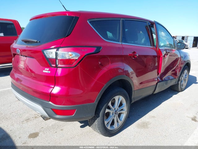1FMCU9G9XHUE08239 Ford 2017