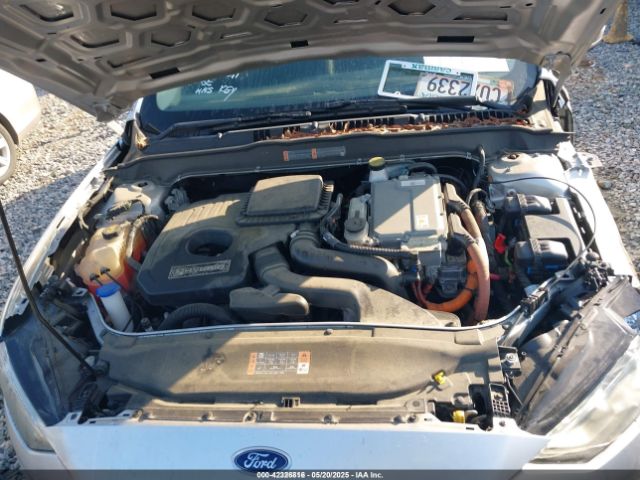 3FA6P0LU0KR115551 Ford Fusion Hybrid Se