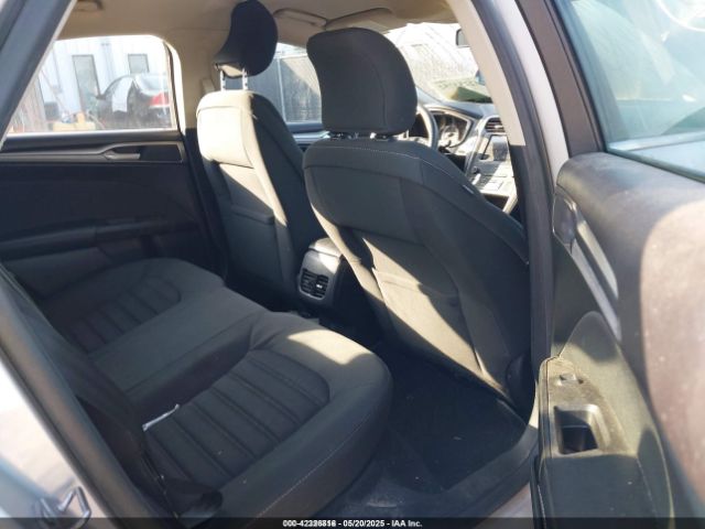 3FA6P0LU0KR115551 Ford Fusion Hybrid Se