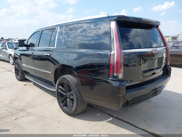2017 CADILLAC ESCALADE ESV 1GYS4HKJ1HR224560 Photo 2