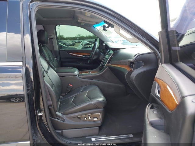 2017 CADILLAC ESCALADE ESV 1GYS4HKJ1HR224560 Photo 4