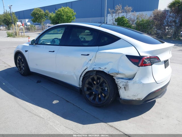 2021 TESLA MODEL Y 5YJYGDEE5MF276952 Photo 2