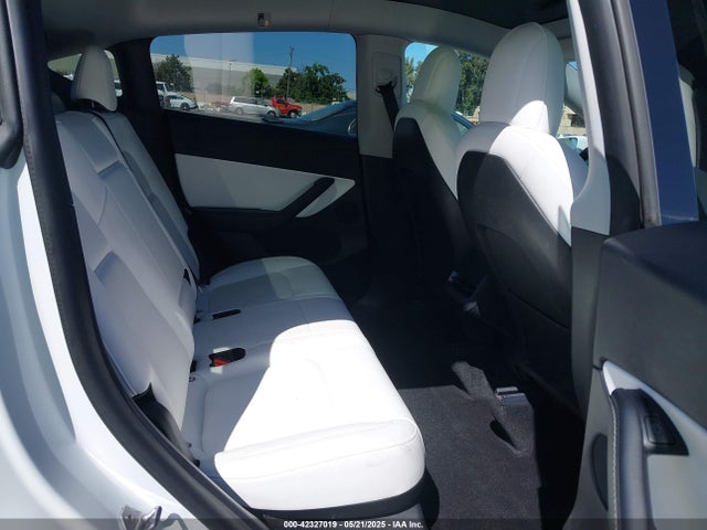 2021 TESLA MODEL Y 5YJYGDEE5MF276952 Photo 4