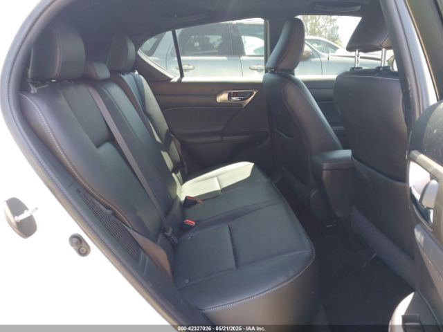 JTHKD5BH1H2285206 Lexus CT 200H