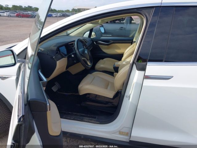 2016 TESLA MODEL X 5YJXCBE43GF000471 Photo 4