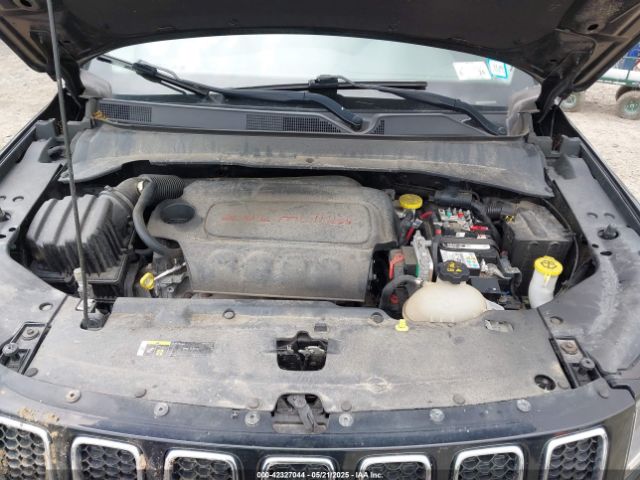 3C4NJDCB2KT821856 Jeep Compass Limited 4x4
