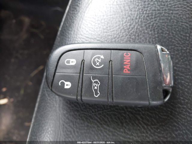 3C4NJDCB2KT821856 Jeep Compass Limited 4x4