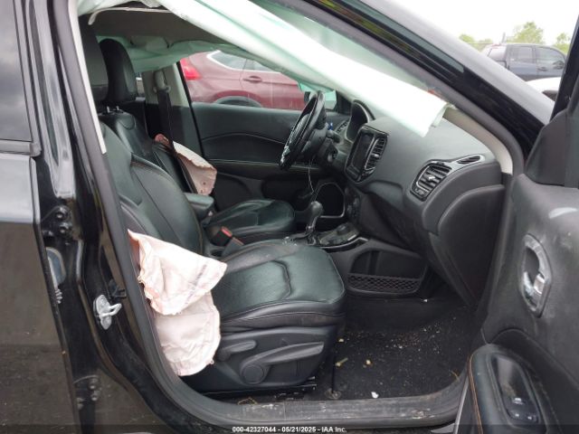 3C4NJDCB2KT821856 Jeep Compass Limited 4x4