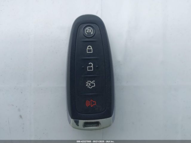 1FMCU0J92EUA30871 Ford Escape Titanium