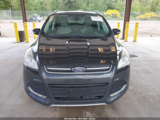 1FMCU0J92EUA30871 Ford Escape Titanium