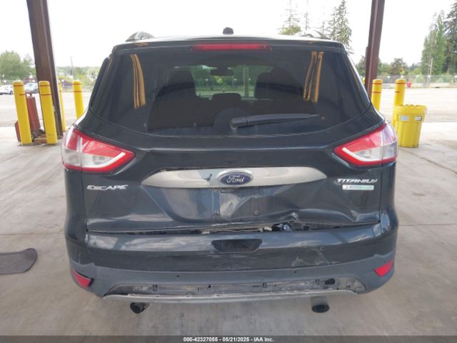 1FMCU0J92EUA30871 Ford Escape Titanium