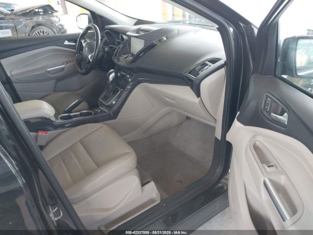 1FMCU0J92EUA30871 Ford Escape Titanium