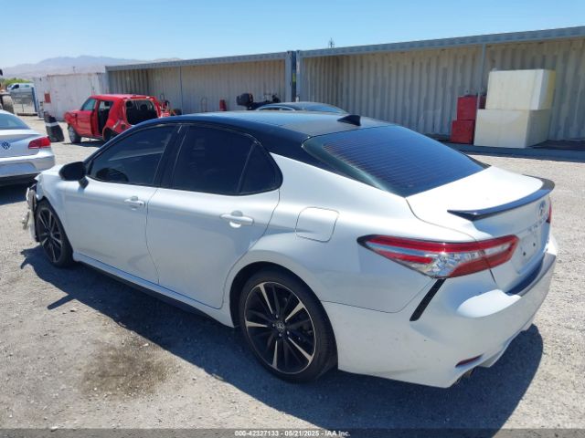 2019 TOYOTA CAMRY 4T1B61HK1KU173892 Photo 2