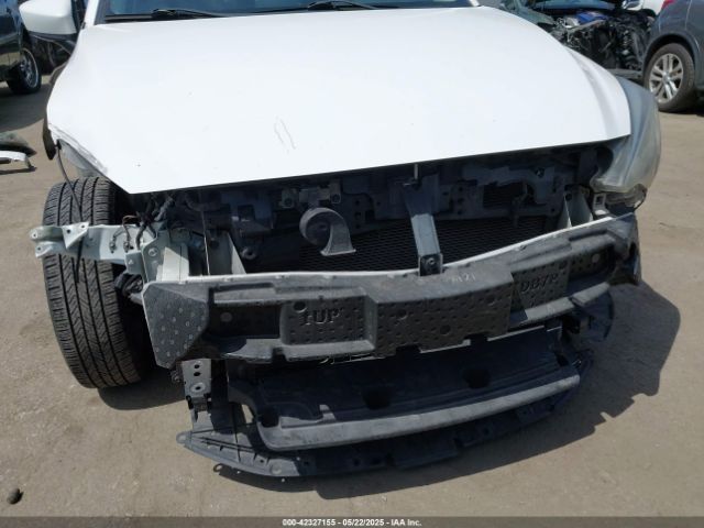 3MYDLBYV8HY172039 Toyota YARIS IA