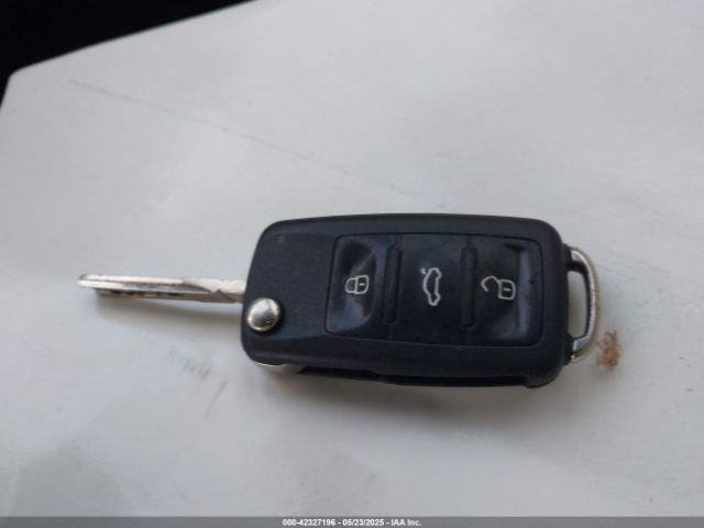 2011 VOLKSWAGEN TIGUAN WVGAV7AX8BW555798 Photo 10