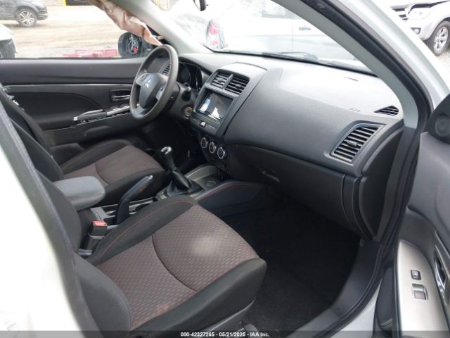 JA4AP3AU1JZ005296 Mitsubishi Outlander Sport 2.0 Es
