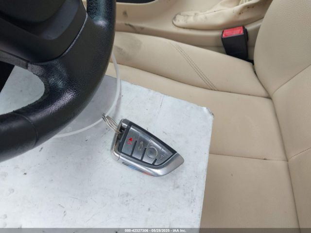 WBA8E1G50HNU13320 BMW 320i