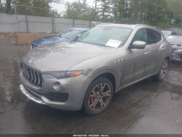 2017 MASERATI LEVANTE ZN661YUL2HX260685 Photo 1