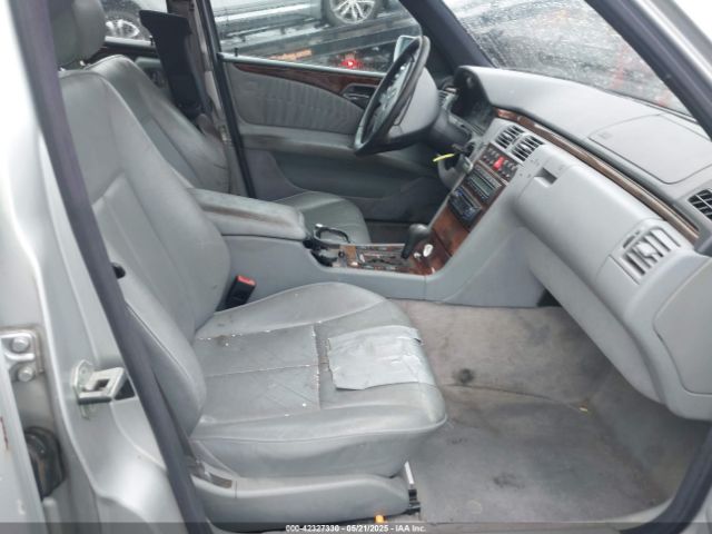 1999 MERCEDES-BENZ E 320 WDBJH82F9XX022849 Photo 4