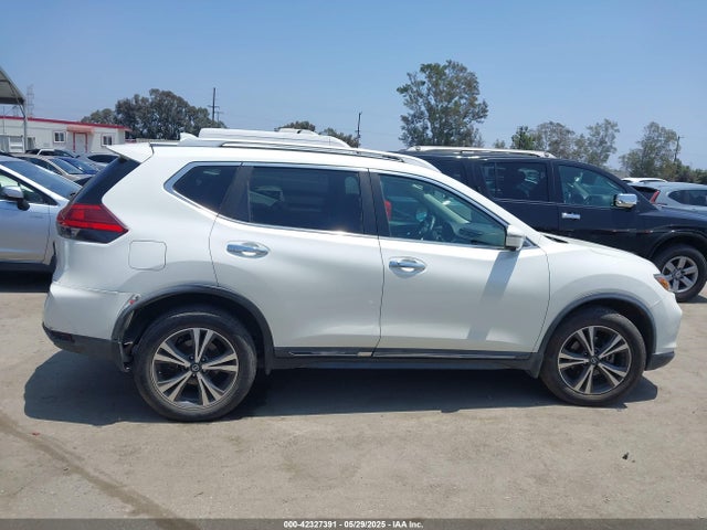 5N1AT2MV5HC882642 Nissan 2017