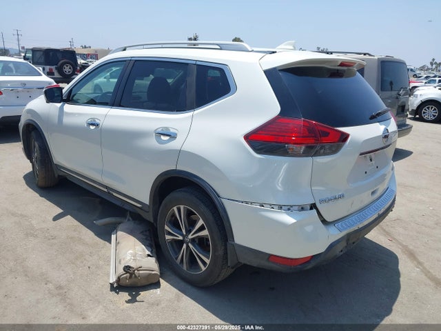 5N1AT2MV5HC882642 Nissan 2017