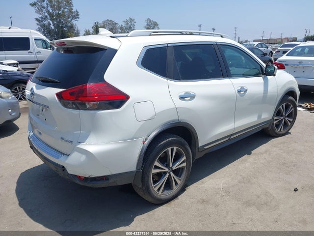 5N1AT2MV5HC882642 Nissan 2017