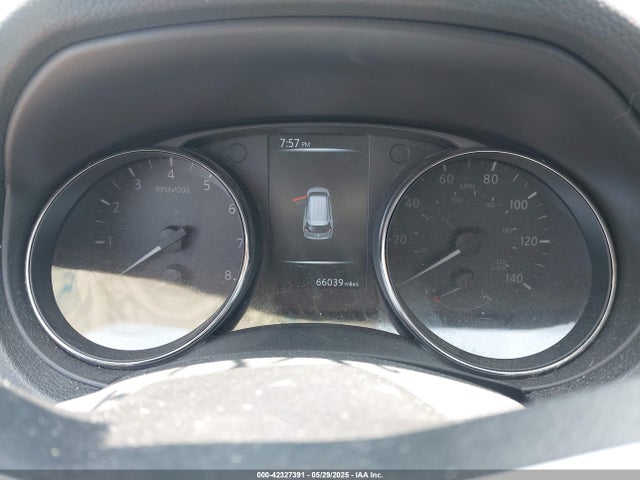 5N1AT2MV5HC882642 Nissan 2017