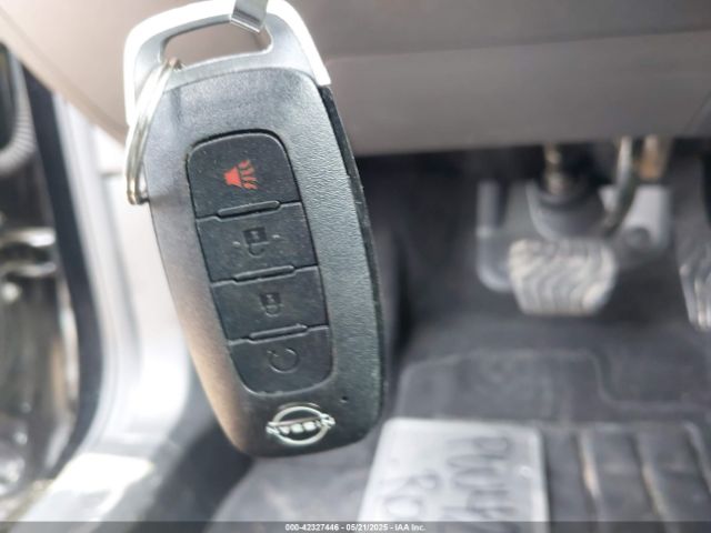 JN8BT3BA0PW420988 Nissan Rogue Sv Fwd