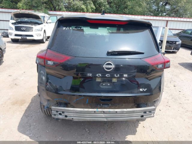 JN8BT3BA0PW420988 Nissan Rogue Sv Fwd