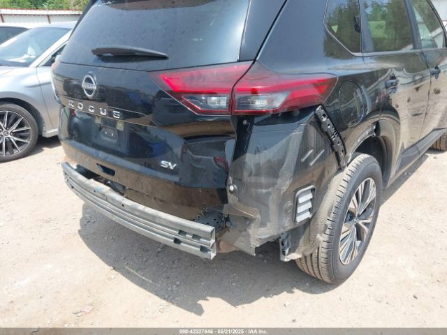 JN8BT3BA0PW420988 Nissan Rogue Sv Fwd